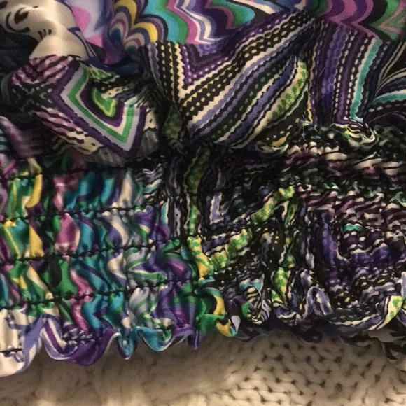 Vibrantly-Colored Angel-Winged Silky Blouse - Picture 6 of 7